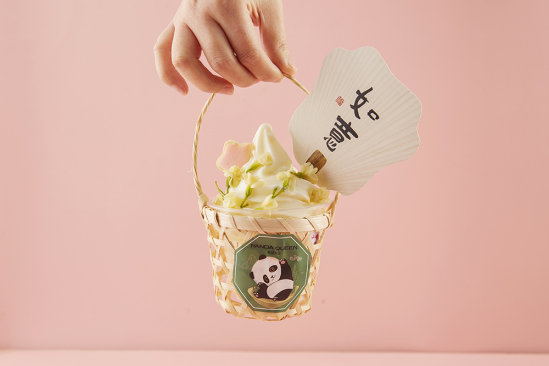 Panda Queen鲜牛乳冰淇淋加盟条件都是什么？详细熊猫女王加盟条件助您轻松加盟！
　　